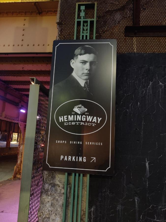 Historic Oak Park Home For 6 / Hemingway District Екстериор снимка